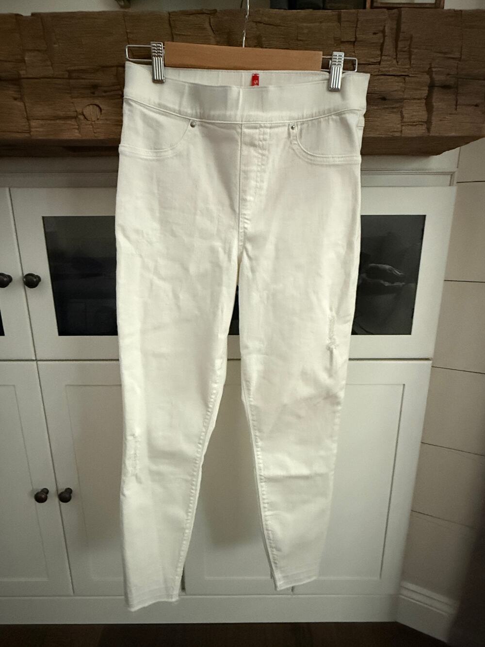 Spanx White Distressed Skinny Jeans Sz M Pull-On High Rise Raw Hem Denim